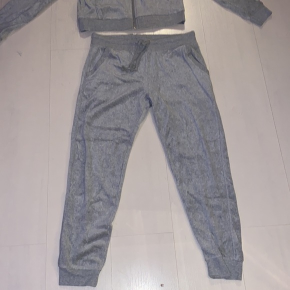 2 piece set brand new never worn - Picture 2 of 3